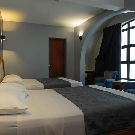 Hotel El Arroyo Caracas Bagian luar foto