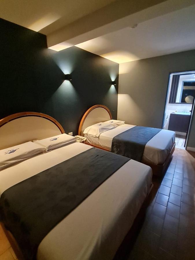 Hotel El Arroyo Caracas Bagian luar foto
