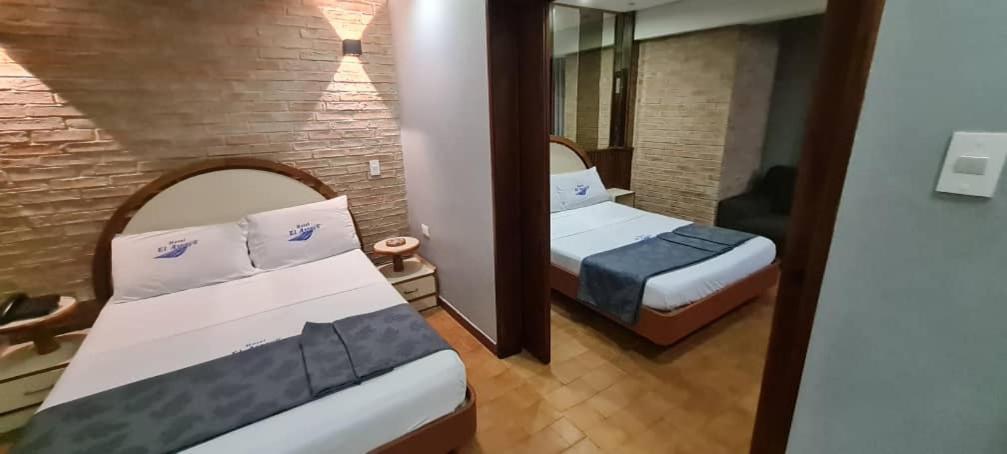 Hotel El Arroyo Caracas Bagian luar foto