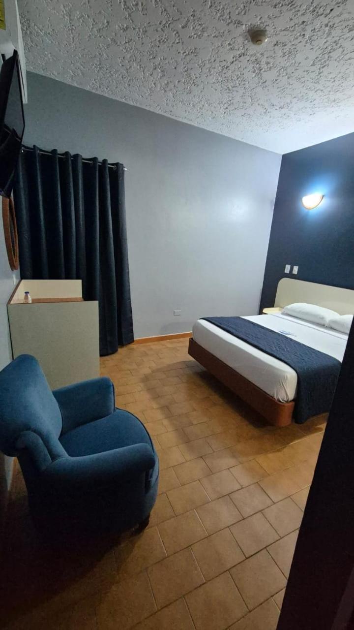 Hotel El Arroyo Caracas Bagian luar foto