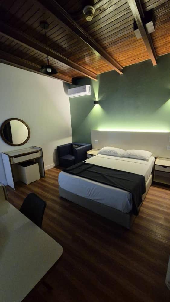Hotel El Arroyo Caracas Bagian luar foto
