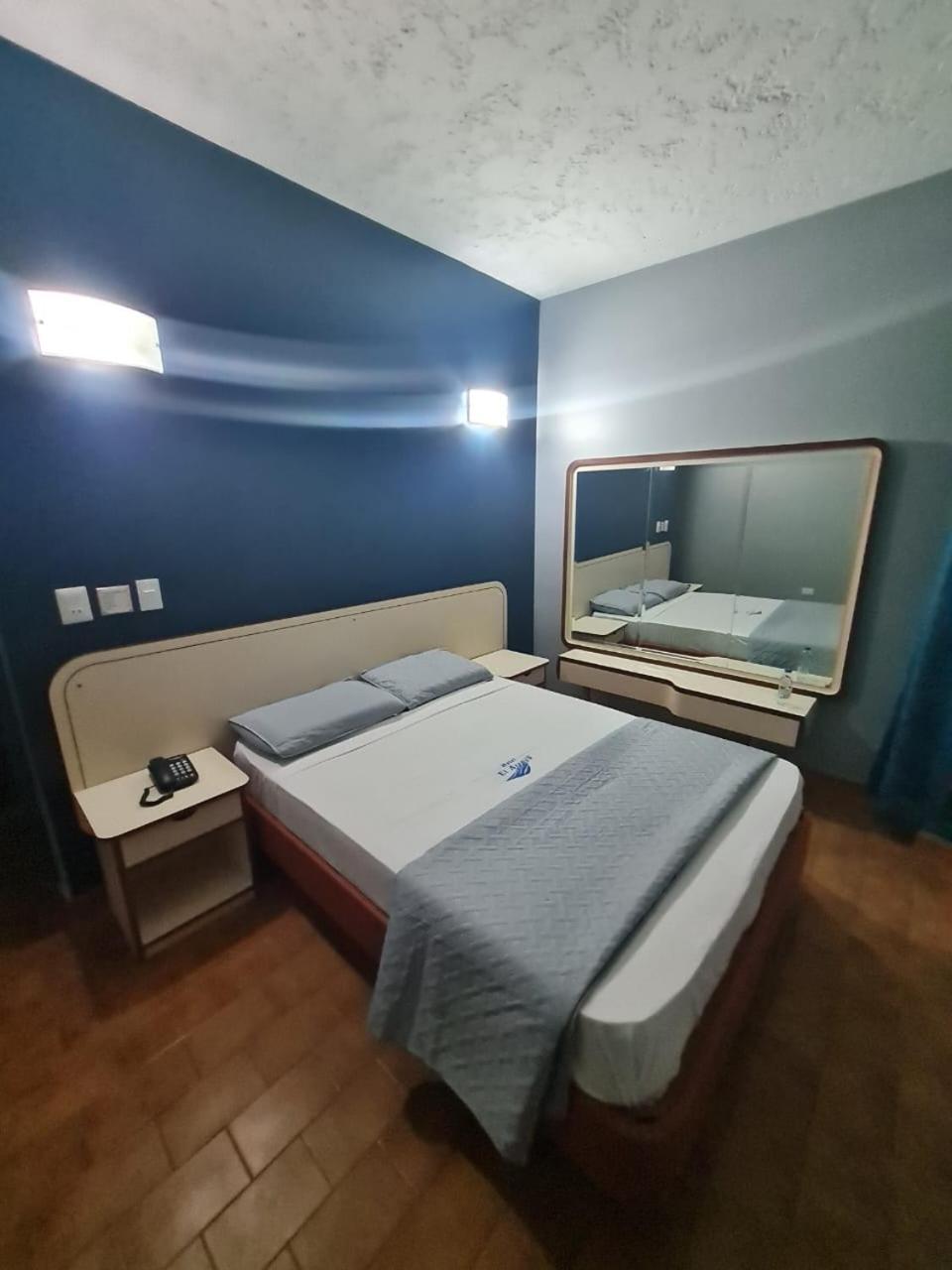 Hotel El Arroyo Caracas Bagian luar foto